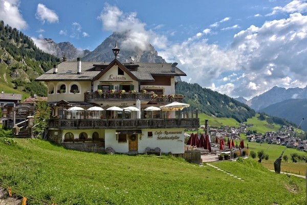 Foto Außenansicht Hotel Luianta