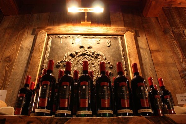 La cantina dei vini Rhêmes-Notre-Dame (Gran Paradiso) Le Village de Thumel 1879