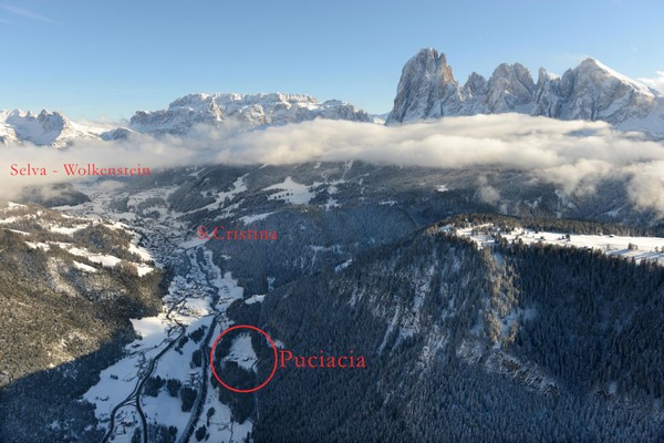 Position Farmhouse apartments Puciacia Santa Cristina / St. Christina