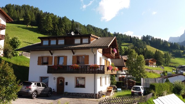 Foto Außenansicht Ferienwohnungen Mauron