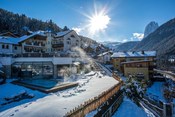 Foto Außenansicht im Winter Alpenheim Charming & SPA Hotel