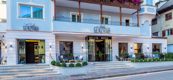 Foto esterno Hotel Genziana
