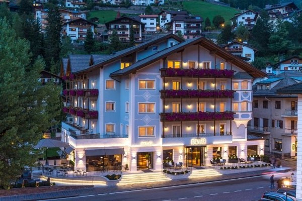 Foto esterno Hotel Genziana