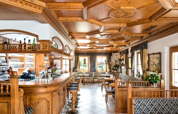Foto von der Bar Hotel Ansitz Jakoberhof