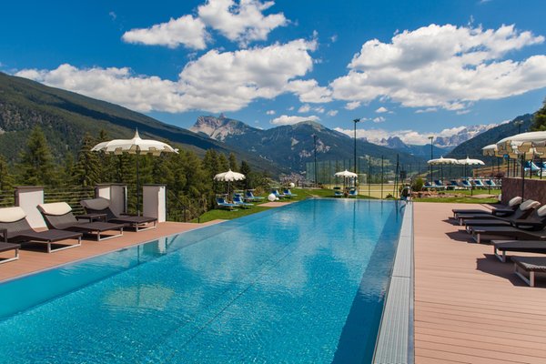 Foto della piscina all'aperto