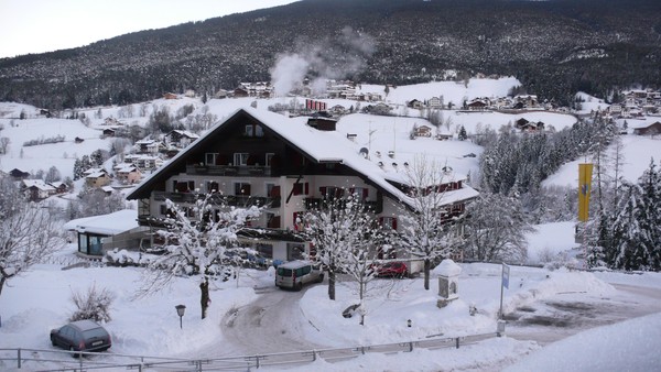 Foto Außenansicht Hotel Rodes