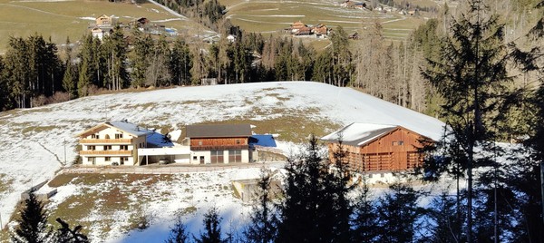 Photo exteriors Farmhouse apartments Lü da Plazores