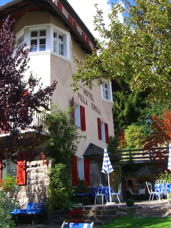 Photo exteriors in summer Villa Emilia