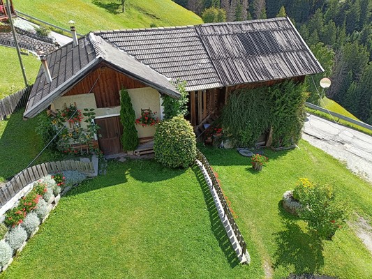 Foto Außenansicht Apartments Lüch de Anvì