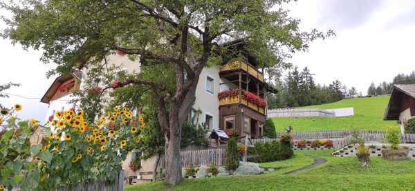 Foto Außenansicht Apartments Lüch de Anvì