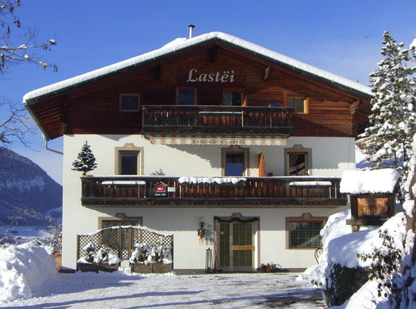 Photo exteriors in winter Lastei