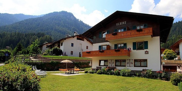 Foto Außenansicht B&B + Ferienwohnungen Ulrike