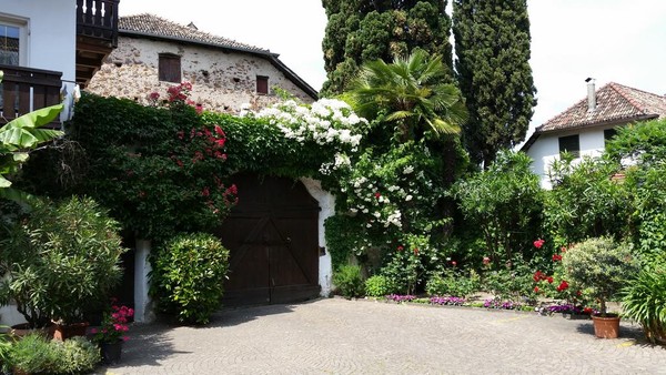 Photo exteriors Bed & Breakfast + Penthouse Ansitz Wendelstein