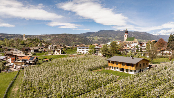 Foto Außenansicht Ferienwohnungen auf dem Bauernhof Neuhuberhof