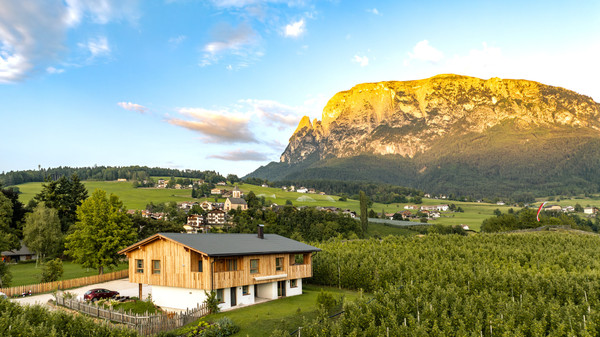 Foto Außenansicht Ferienwohnungen auf dem Bauernhof Neuhuberhof