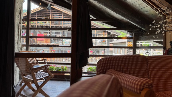 La zona giorno Appartamenti in agriturismo La Tana dell’Orso