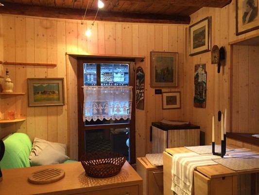 La zona giorno Appartamenti in agriturismo La Tana dell’Orso