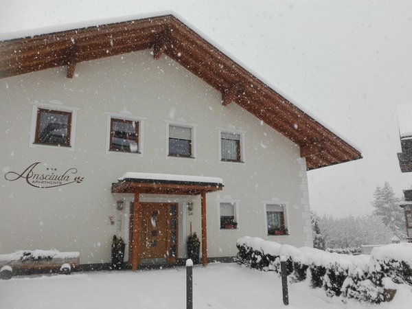 Foto Außenansicht im Winter Ansciuda