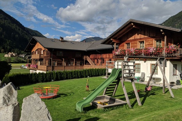 Foto Außenansicht Ferienwohnungen auf dem Bauernhof Obermarhof