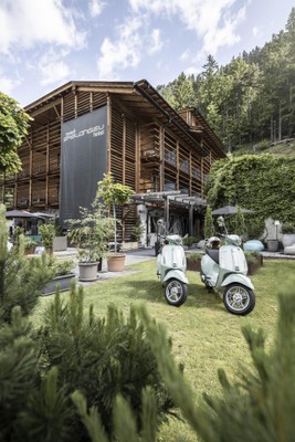 Photo exteriors Alpstay - Smart Hotel Saslong