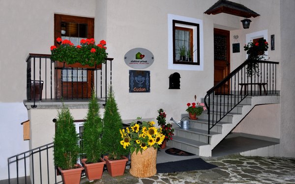 Foto esterno in estate Casa Cudan