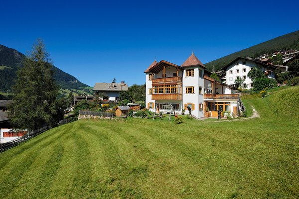 Foto esterno in estate Apartments Agnes
