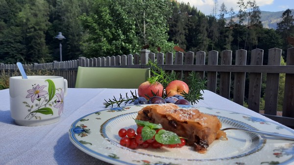 The breakfast B&BeautyFol live nature Dolomites