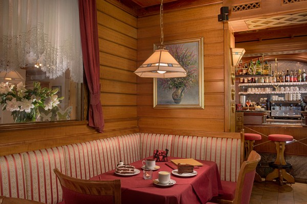 Foto von der Bar Hotel Villa Eden