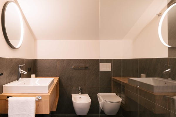 Foto del bagno Appartamenti in agriturismo Schulmeisterhof