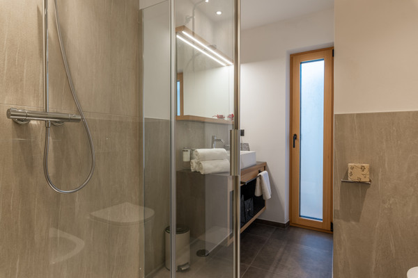 Foto del bagno Appartamenti in agriturismo Planerhof