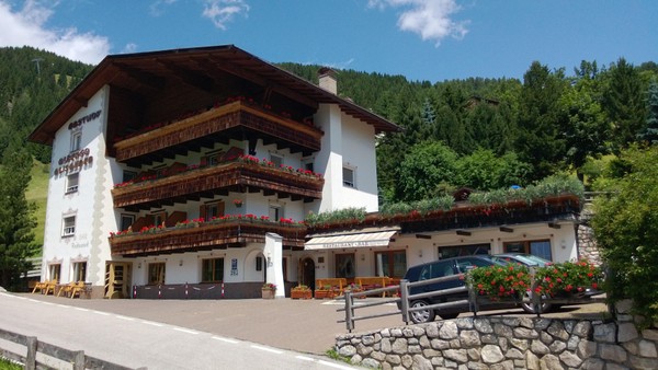 Photo exteriors Hotel Alisander