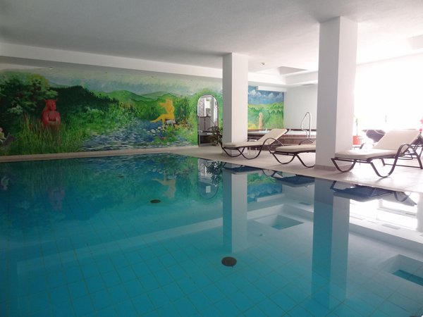 La piscina Hotel Castel Oswald von Wolkenstein