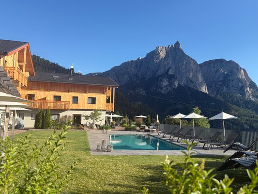 Foto estiva di presentazione Hotel Ortler