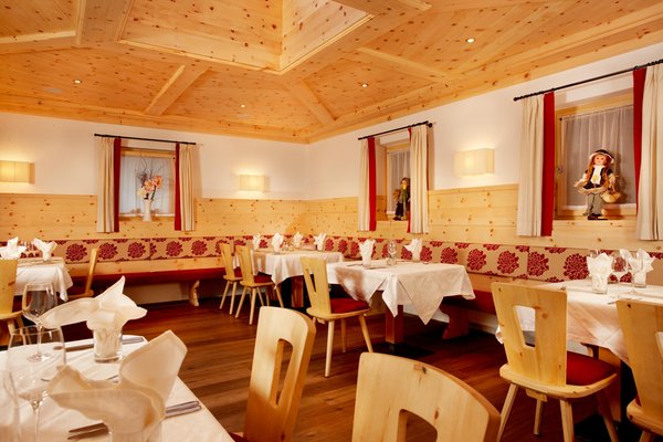 Il ristorante Castelrotto Pinei Nature & Spirit