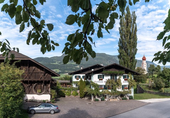 Photo exteriors Gasthof (Small hotel) Zu Tschötsch