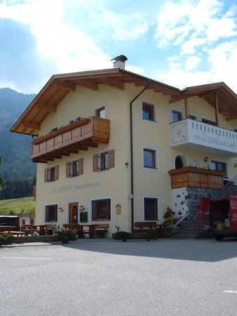 Foto esterno in estate Haus Sabina