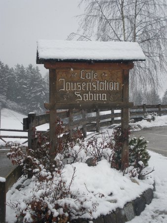 Foto esterno in inverno Haus Sabina