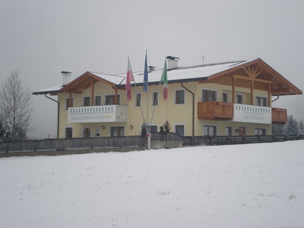 Foto esterno in inverno Haus Sabina
