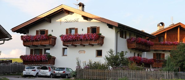 Foto Außenansicht Ferienwohnungen Haus Unterdill