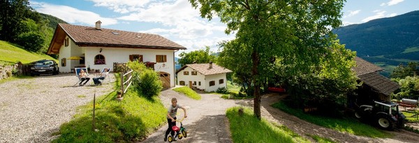 Foto Außenansicht Ferienwohnungen auf dem Bauernhof Puntschuhof