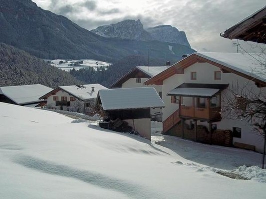 Foto Außenansicht Ferienwohnungen auf dem Bauernhof Strumpflunerhof