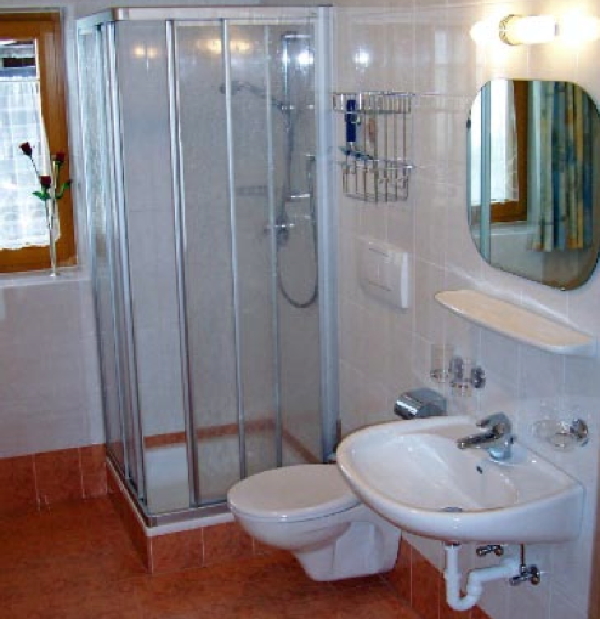 Foto del bagno Appartamenti in agriturismo Strumpflunerhof