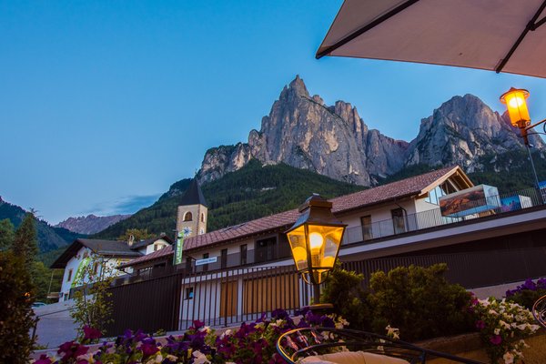 Foto esterno in estate Enzian Genziana - Alpines Beauty & Wellness