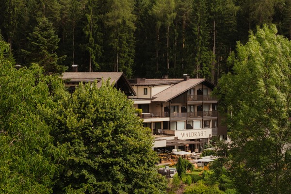 Photo exteriors Hotel Waldrast - Forestside Living