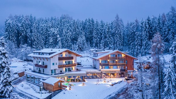 Foto Außenansicht im Winter Waldrast Dolomiti