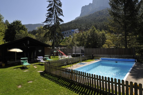 Foto della piscina all'aperto