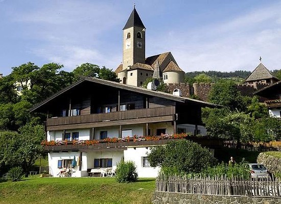 Foto Außenansicht Ferienwohnungen Villa Olympia