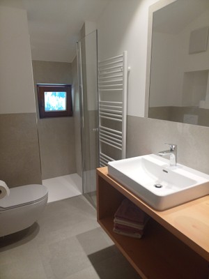 Foto del bagno Appartamenti in agriturismo Pristinger Hof