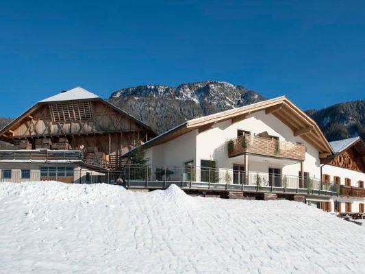 Foto Außenansicht B&B + Ferienwohnungen auf dem Bauernhof Kamaunhof