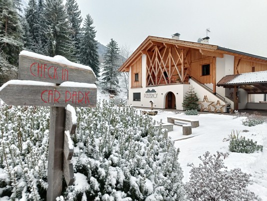 Foto Außenansicht Ferienwohnungen auf dem Bauernhof Pitzelterhof